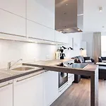 Апартаменты Hochwertiges Apartment Am Wasser