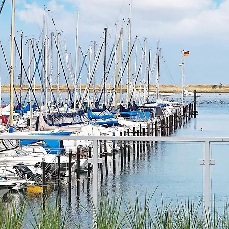 Hochwertiges Am Wasser